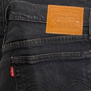 LEVI'S WEDGIE JEANS BRAND NEW W/O TAGS